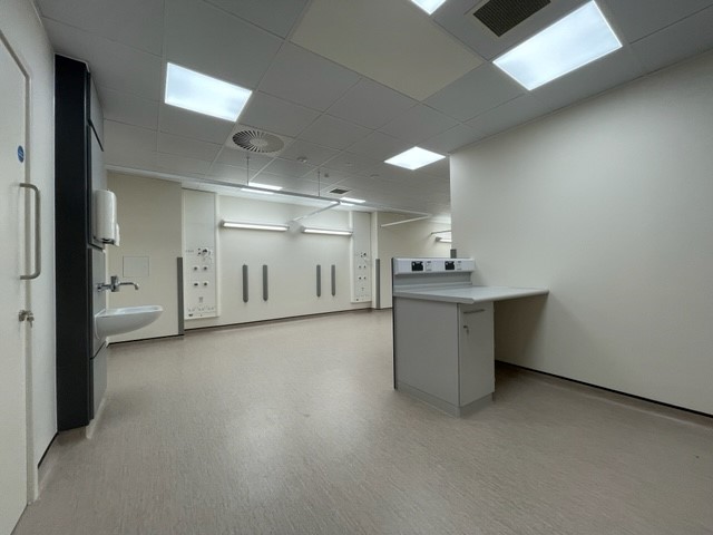 TheCMSGroup's tweet photo. Completion pics of BHI Day Care Expansion. newly created 5-bed Day Case Ward at the Bristol Heart Institute. #architect #quantitysurveyors #koddis #joneskingpartnership #uhbwnhsft https://t.co/veHD8rmAHK