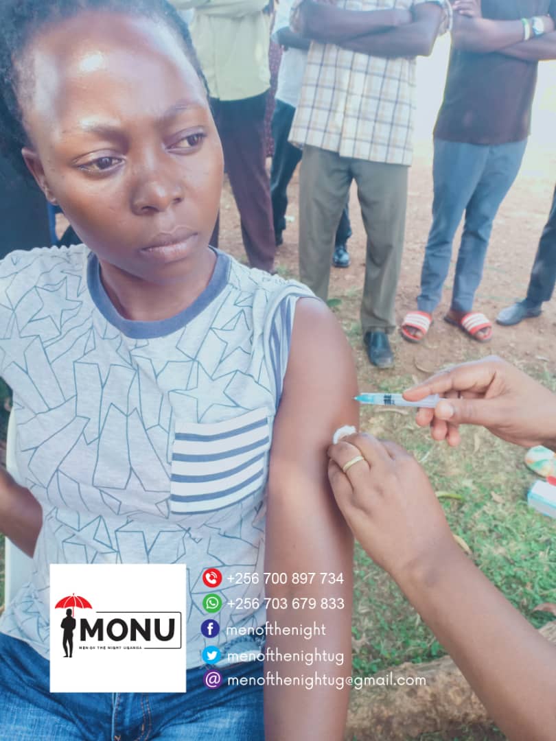 menofthenightug's tweet photo. Due to overwhelming numbers we got yesterday, Monu mobile clinic has still conducted another health camp in Mbale at Nauyo primary school premises.
#getyourjab
#youressentialtoo
#4UMe&The entire 🌈
#dontbeleftbehind https://t.co/9d4mlXg4oP