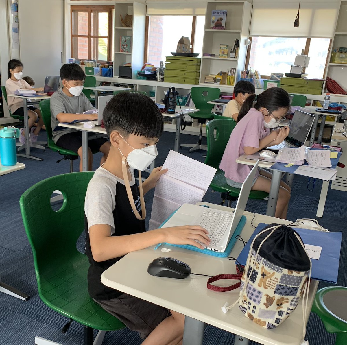 AISCElementary's tweet image. Proud 4SK Writers typing up their final Opinion Essay drafts before publishing! - Preetika #AISCElementary #AISCGrade4 #AISCInTheClassroom
