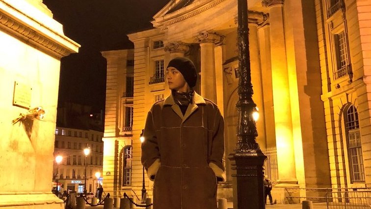 travelling with taehyung