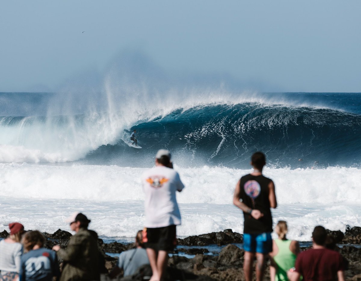 LanzaroteSD's tweet photo. This winter you don’t want to be anywhere else - @quemaoclass 🌊🏄♂️
🟠 Orange alert - Waiting period
#LanzaroteESD #QuemaoClass https://t.co/TZ2QspgvhO