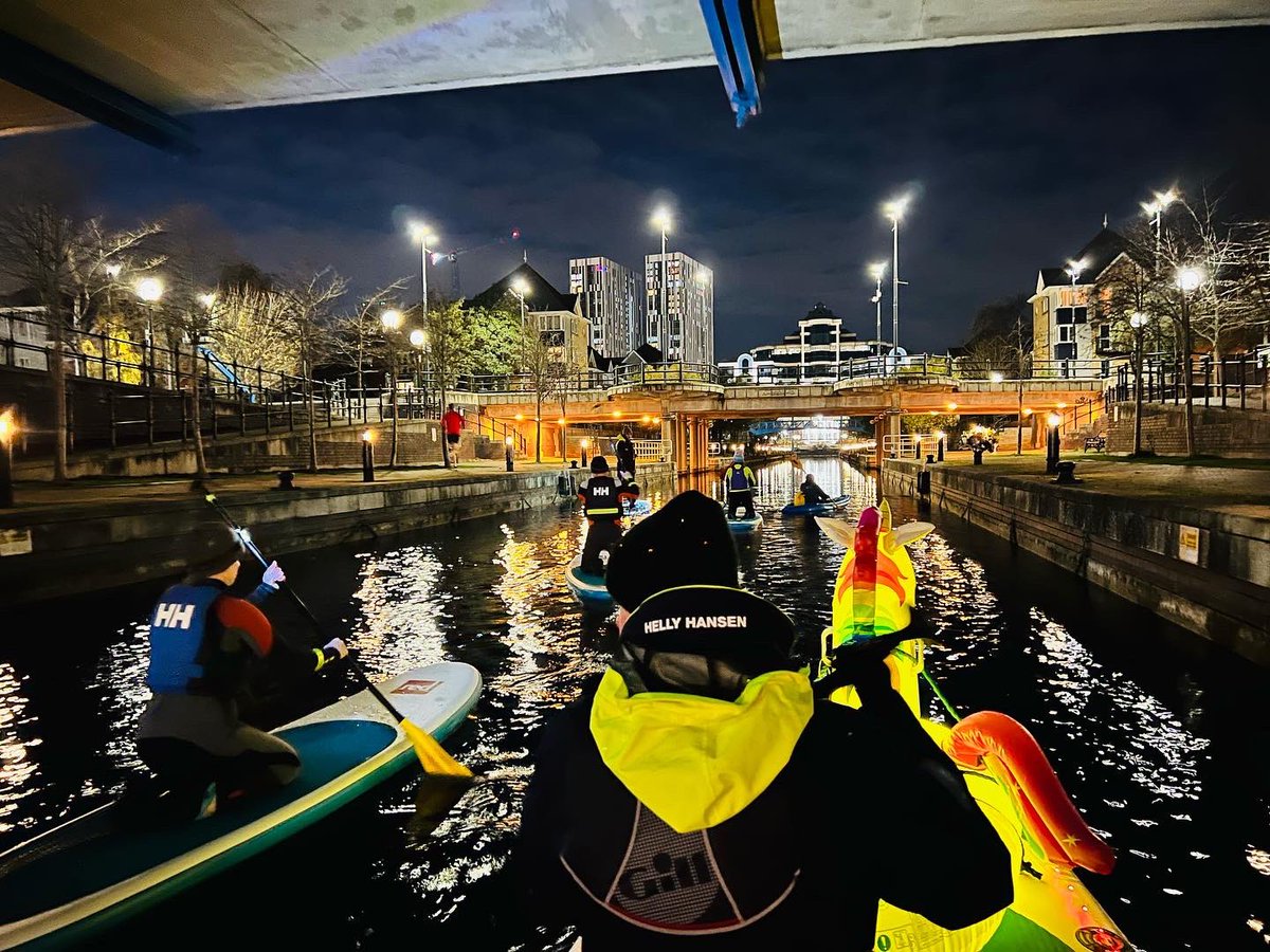SalfordWSC's tweet photo. Come and join us on our Moonlight Sup &amp; Kayak Tour of #SalfordQuays this evening! You’ll also get to see the #Lightwaves festival from a different angle! 

Book now at https://t.co/JKQyZAyHgr https://t.co/FC7YZCKw0t