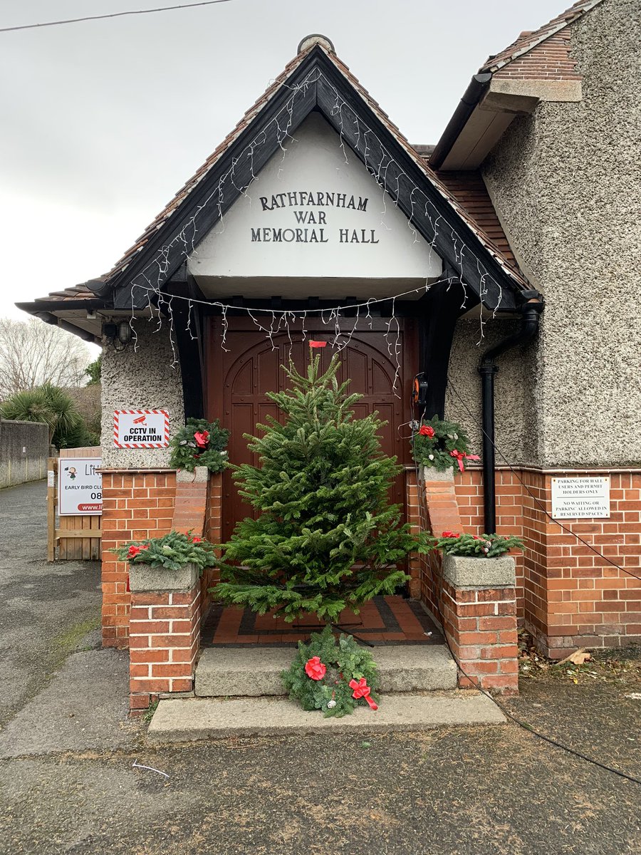 31stRathfarnham's tweet photo. 🎄🚨 Competition time 🚨🎄

We are giving away a free Christmas Tree and wreath to one lucky winner. All you have to do to enter is like and retweet this tweet. The winner will be announced on Saturday night, good luck! #treesbyscouts #buyonegetonetree #treesonstands https://t.co/vK730LHDWu