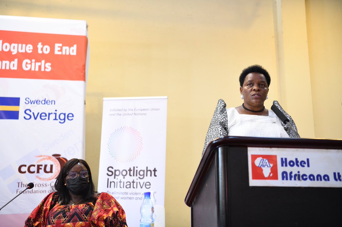 unwomenuganda's tweet image. The Hon. Minister Peace Mutuuzo, @Mglsd_UG , graced the dialogue along with Royal Highnesses from the entire country. 

“The establishment of #COTLA was to promote ending GBV and all harmful practices. COTLA promotes #SRHR and increased #accesstojustice for women.” @ICRCUganda