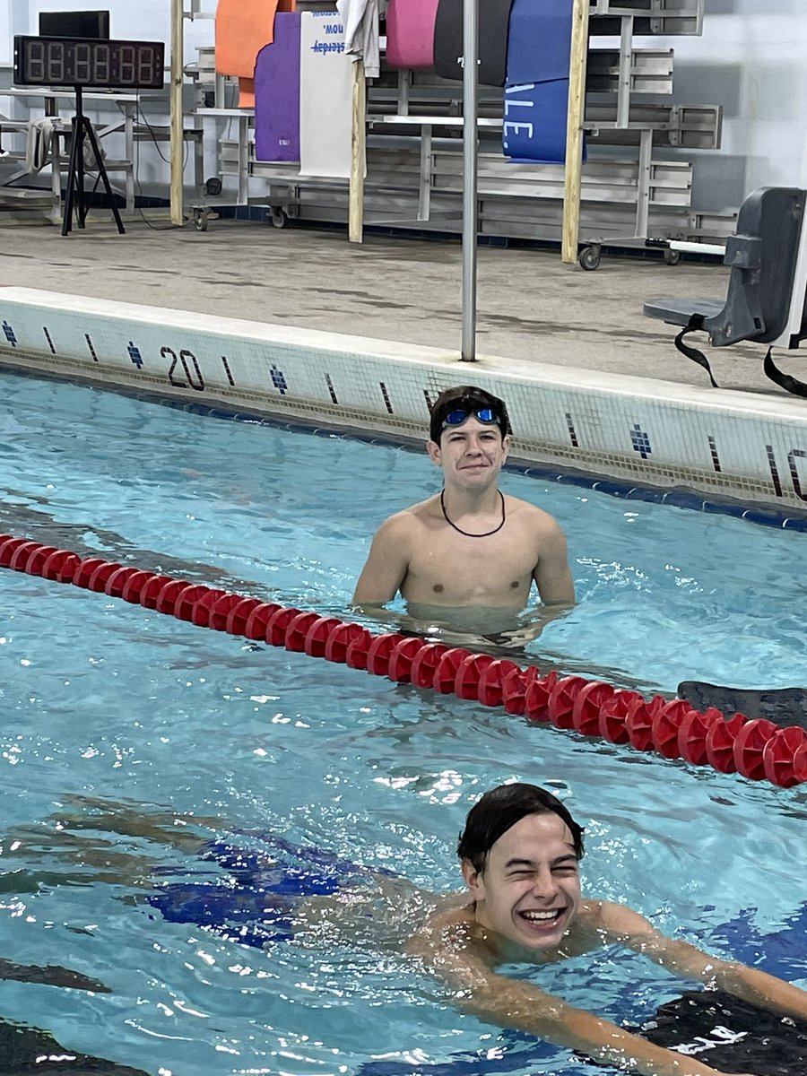 Ain’t nothing like starting your morning right in the pool! #morningpractice