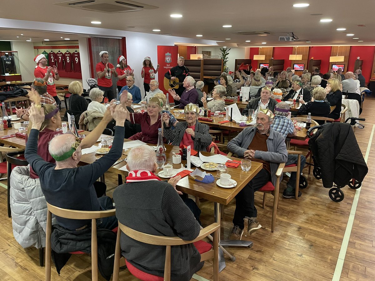 Honoured to welcome so many of our older neighbours to #Anfield for our fourth day of Christmas Lunches 🎄❤️

#LFCFamily #Christmas