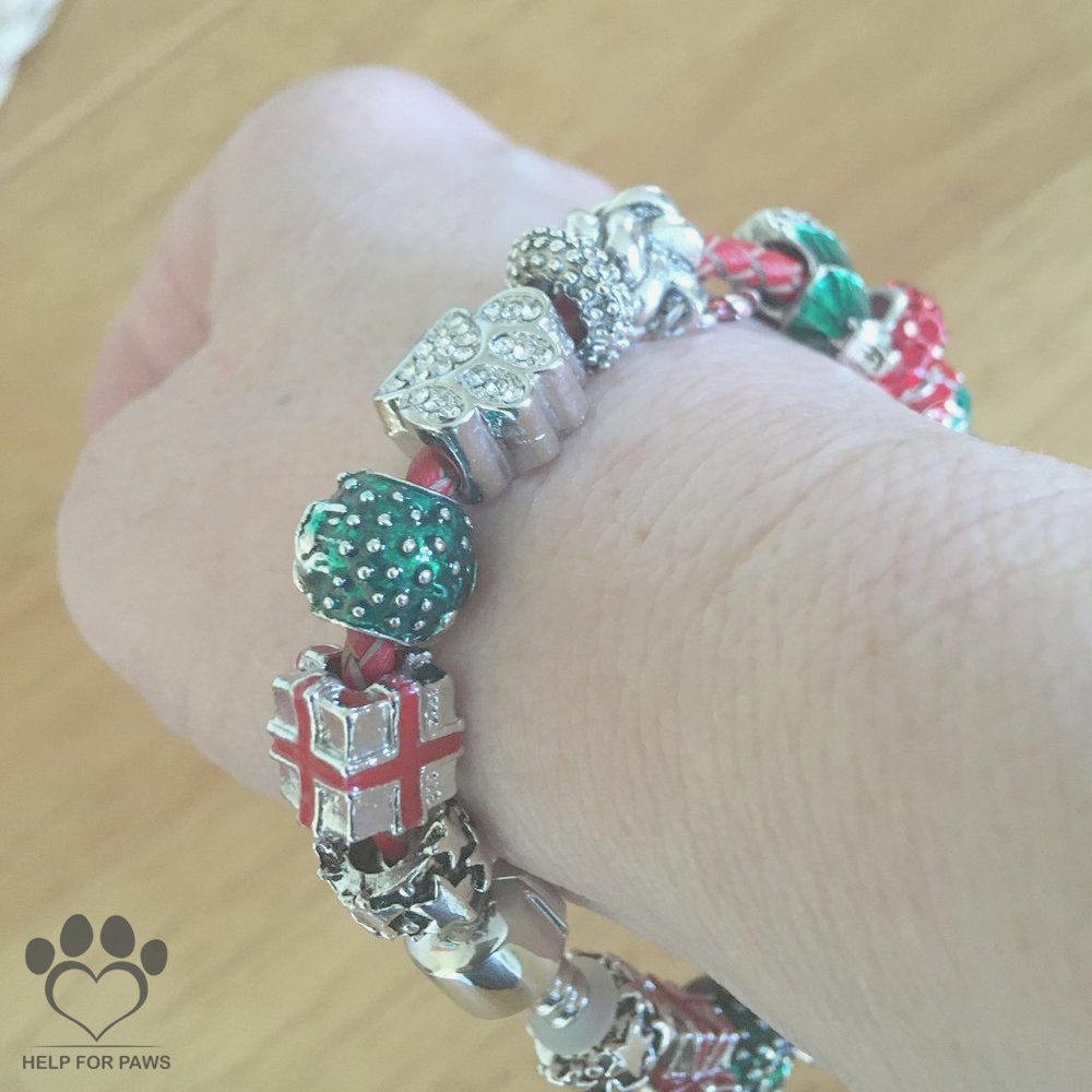 HelpForPawsUK's tweet photo. Limited Edition Furbaby Christmas Bracelet!🎄 Only £19.99 with FREE Ribboned Gift Box + FREE Delivery
Get Yours👉 https://t.co/mrSDAI3yJ8 https://t.co/hQznnLOBSB