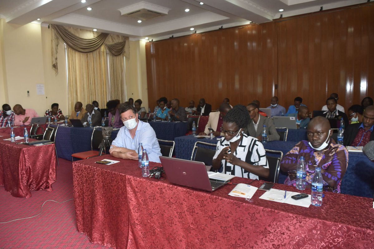 REJABDI's tweet photo. Dans leurs activités de plaidoyer les OSC #Burundi-aises appuyées par le projet #DukurireHamwe National sont appelées à travailler, dans la synergie, en misant sur la participation et l’inclusivité de tous.
@ClaudeBochuEU @CARENorge @AABurundi @ccfd_tsolidaire @UEauBurundi https://t.co/2mtoxQY1JP