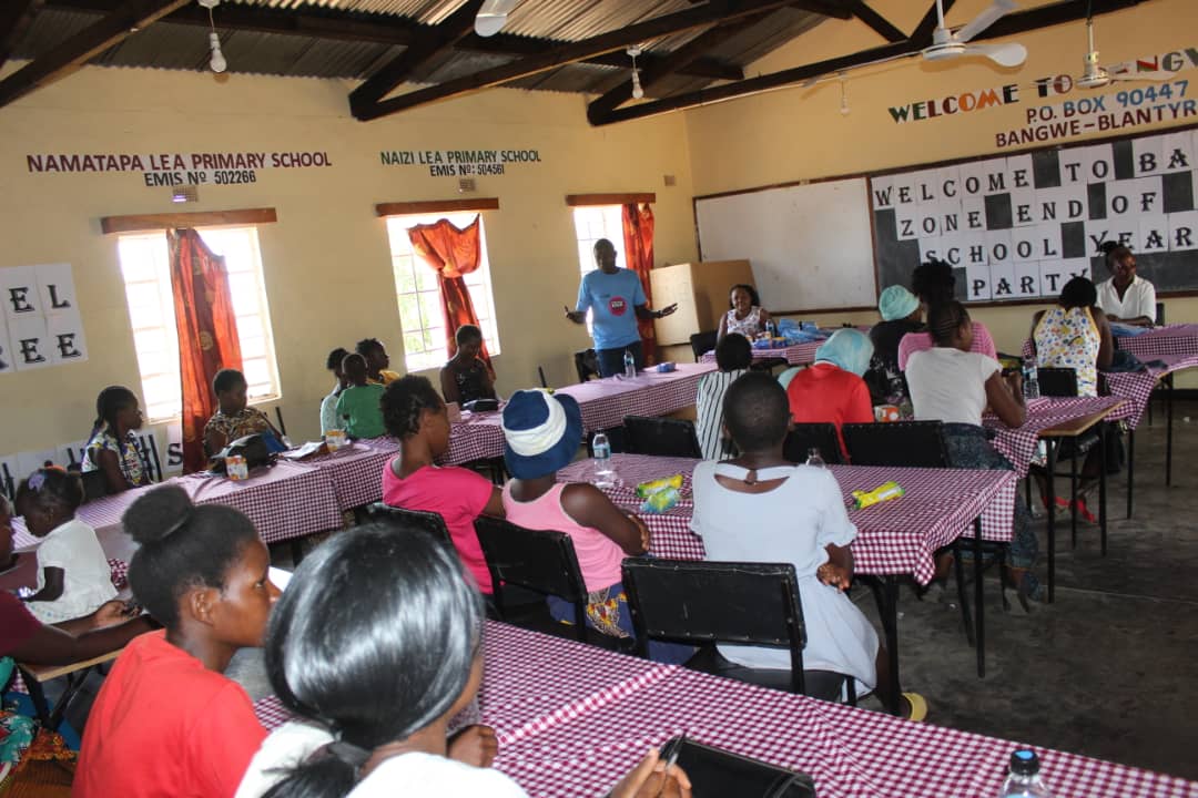 PSGRBlantyre's tweet photo. At Naizi with adolescent girls & young mothers, driving home the message "sex traffickers are using all means to recruit girls &women into prostitution. They earn a huge living on sexual exploitation of others"
#16Days #EndSexTrafficking #ProstitutionIsExploitation https://t.co/OxylO12fo3