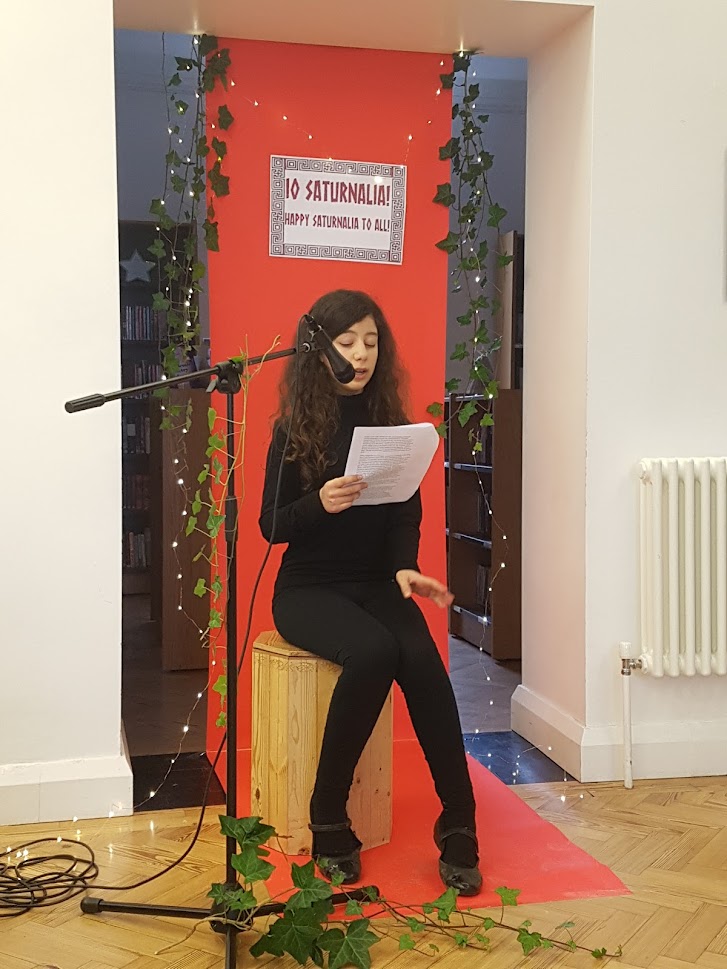 LibraryHbs's tweet image. Classics Week @LibraryHbs
&quot;Tales from the Gods&quot; - Myth retelling by our brilliant Creative Writers. 
Vishali, Nandita, Praanvi: Icarus;
Riya: Bellerophon and Pegasus;
Faizah: Midas and the Golden Touch;
Sofia: How Athens became Athens.
Io Saturnalia! 
@ClassicsHbs