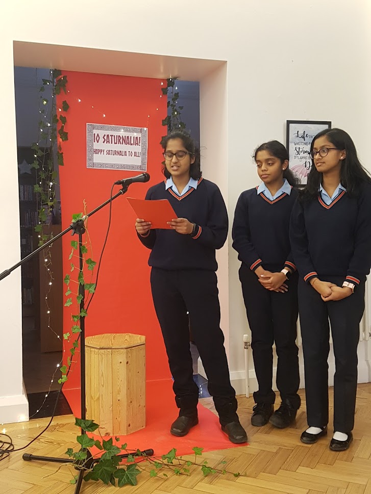 LibraryHbs's tweet image. Classics Week @LibraryHbs
&quot;Tales from the Gods&quot; - Myth retelling by our brilliant Creative Writers. 
Vishali, Nandita, Praanvi: Icarus;
Riya: Bellerophon and Pegasus;
Faizah: Midas and the Golden Touch;
Sofia: How Athens became Athens.
Io Saturnalia! 
@ClassicsHbs