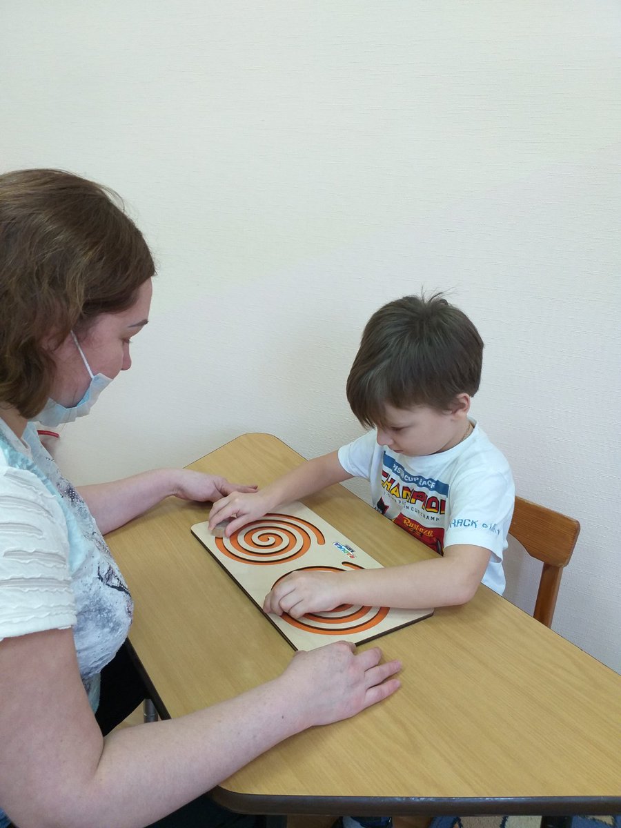 Благодаря комплексу нейропсихологических упражнений, специалист РЦ "Светлячок" Шешуева О.Н. последовательно активирует каждую зону мозга. У 90 % детей наблюдается положительная динамика у ребят с РАС, ЗПР, с патологией нервной системы. 

vk.com/wall-206582636…
