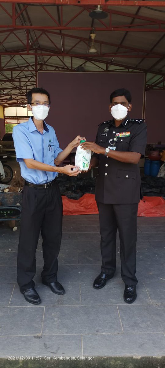 BpitSelangor's tweet photo. 09/12/2021, Khamis | @BpitSelangor menerima kunjungan dari Penjara Sungai Buloh, Tuan PKK Murali a/l Rajoo, Timbalan Pengarah Penjara Sungai Buloh untuk melihat teknologi dan aktiviti yang boleh dirancang untuk kolibrasi kerjasama antara @myDOA_HQ dengan @penjaramalaysia https://t.co/m2eniZnpwA