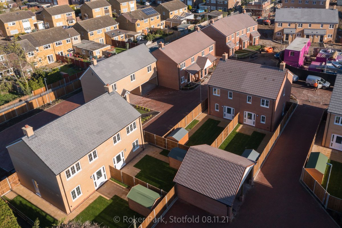 We're excited to share images of the progress at our Roker Park, Stotfold site for settle housing. Built on the former site of Stotfold FC, it will comprise of 2,3 4 and 5 bed houses and flats. The first 9 plots have recently handed over to settle with the remaining 53 to follow.