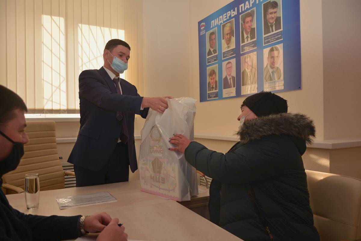 Депутат Законодательного собрания Челябинской области Павел Избрехт провел прием граждан по личным вопросам
Прием прошел 8 декабря в Депутатском центре Курчатовского местного отделения партии «Единая Россия» в рамках Партийной декады.
Подробнее: facebook.com/erkurch/posts/…