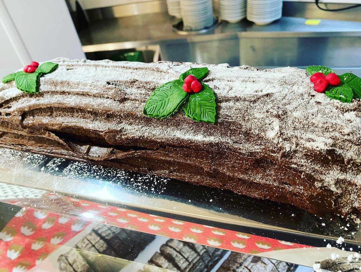 Sam White (@samwhite1984) on Twitter photo Fantastic effort by the whole catering team for this years Christmas lunch. 1300 meals in 2 hours <a href="/SodexoAbingdon/">Sodexo Catering</a> @Wickitoria @Aaron40044542 <a href="/GambLopez/">Alejandro Lopez Gamb</a> <a href="/IndiesSodexo/">IndependentsBySodexo</a> #roastturkey #pigsinblankets #sagestuffing #veganwellington Fantastic effort by the whole catering team for this years Christmas lunch. 1300 meals in 2 hours <a href="/SodexoAbingdon/">Sodexo Catering</a> @Wickitoria @Aaron40044542 <a href="/GambLopez/">Alejandro Lopez Gamb</a> <a href="/IndiesSodexo/">IndependentsBySodexo</a> #roastturkey #pigsinblankets #sagestuffing #veganwellington