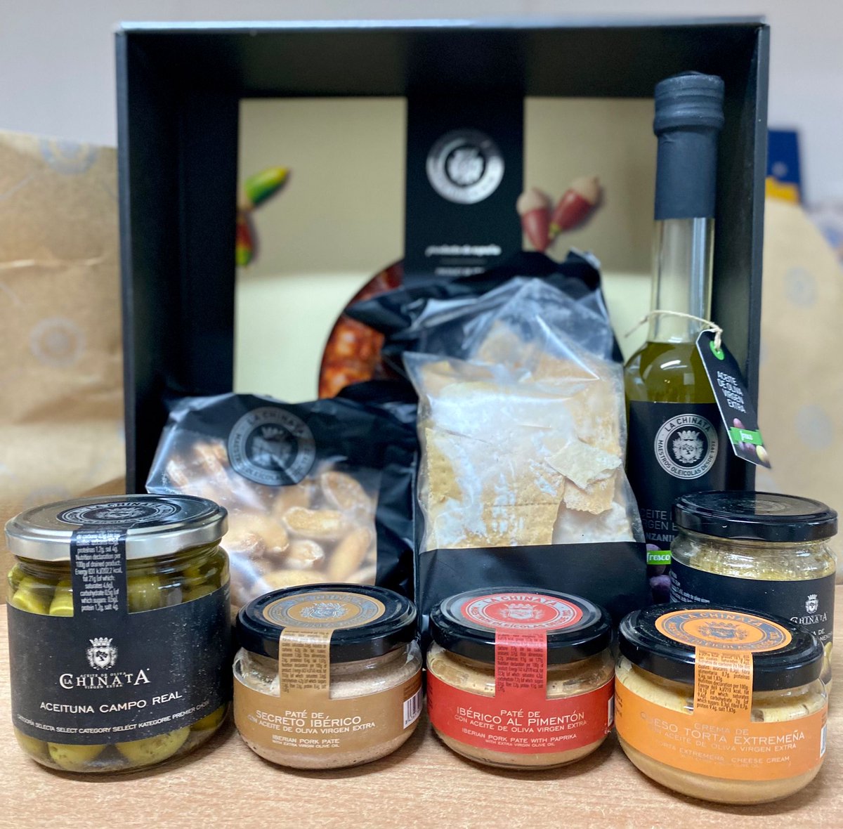 Muchas gracias al equipo de <a href="/MeridianaTeam/">Meridiana</a> por alegrarnos el día con este detallazo🤩. 

¡Para #Bsj siempre es un placer contar con vosotros!🙏🏻