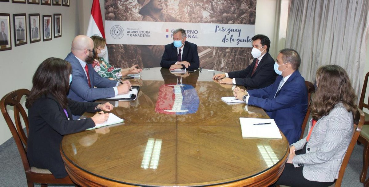 magparaguay's tweet photo. El objetivo del encuentro fue seguir fortaleciendo el trabajo conjunto en favor del sector agrario y pecuario así como otros aspectos de la excelente relación bilateral entre Paraguay y EEUU 🇵🇾🇺🇲 https://t.co/uzxllefcrV