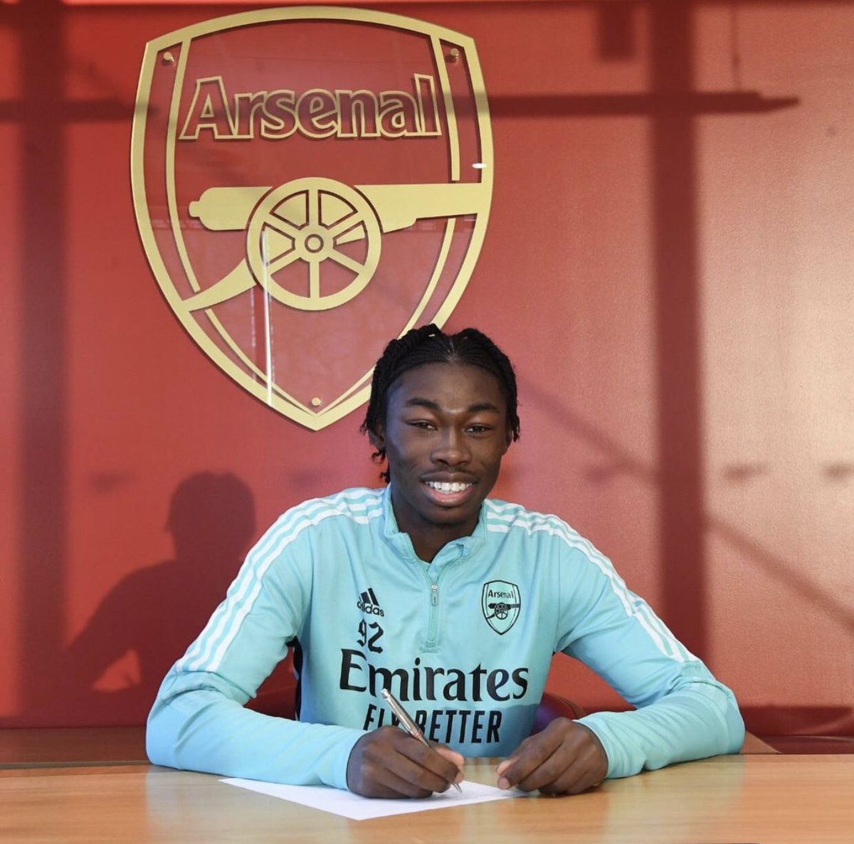 Massive congratulations to former Glebe youth player Henry “Timi” Davies who has signed his first professional contract with Arsenal ✍️ Timi was with us for one season at U13’s before signing for Manchester City (He joined Arsenal towards the end of last season) 1/2