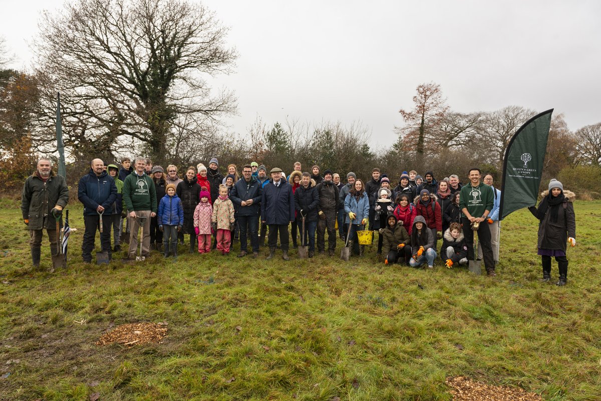 CityofTreesMcr's tweet photo. Celebrating the Queen's #diamondjubilee with an incredible group of #volunteers was fantastic last Saturday🙌🌳
@QGCanopy @StockportMBC @greatermcr 
We even had @MayorofGM join in with planting nearly 700 #trees, helping to tackle the #climatecrisis in GM 🌳🌲 https://t.co/01MAqhUN5P