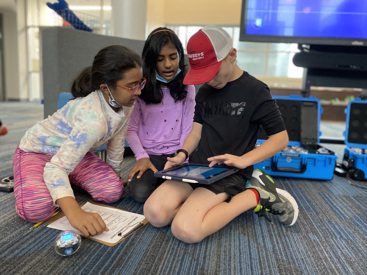 ngarvey's tweet image. Hour of Code with our CRE 5th Graders today!! Love seeing the creativity and persistence today from our learners!! ❤️❤️🎵🎶