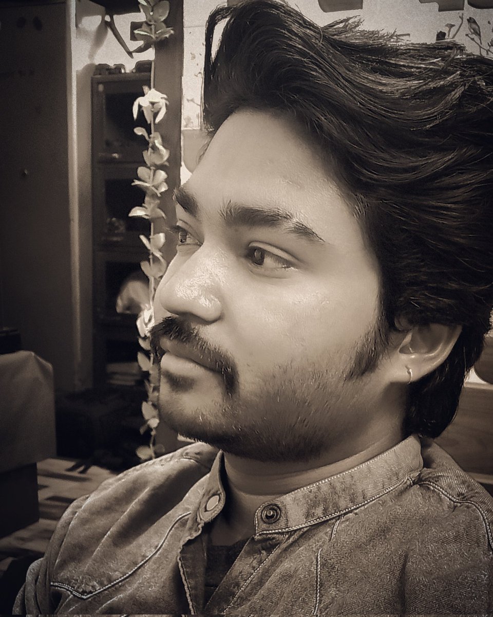 SINGERACTORDHE1's tweet photo. https://t.co/Mltt1LANP7
