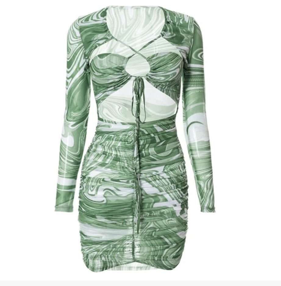lana del rey green dress Lana Del Rey on the red carpet in a green dress