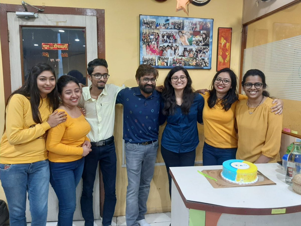 ajaybinani's tweet photo. Hum Kis Gali Ja Rahe hain…
Apna Koi Thikhana Nahi. 

Armanoon Ki Anjumaan Mein….
Be Shud Hai Apni Lagaan mein…
Apna Koi Phasana Nahi. 

@getyouat @TannuRathi @madhulagna_19 @somalisharma @Saloni__Jain_ @SammyPatel07 @PriyaSh52508291 https://t.co/DJTx7ocLps