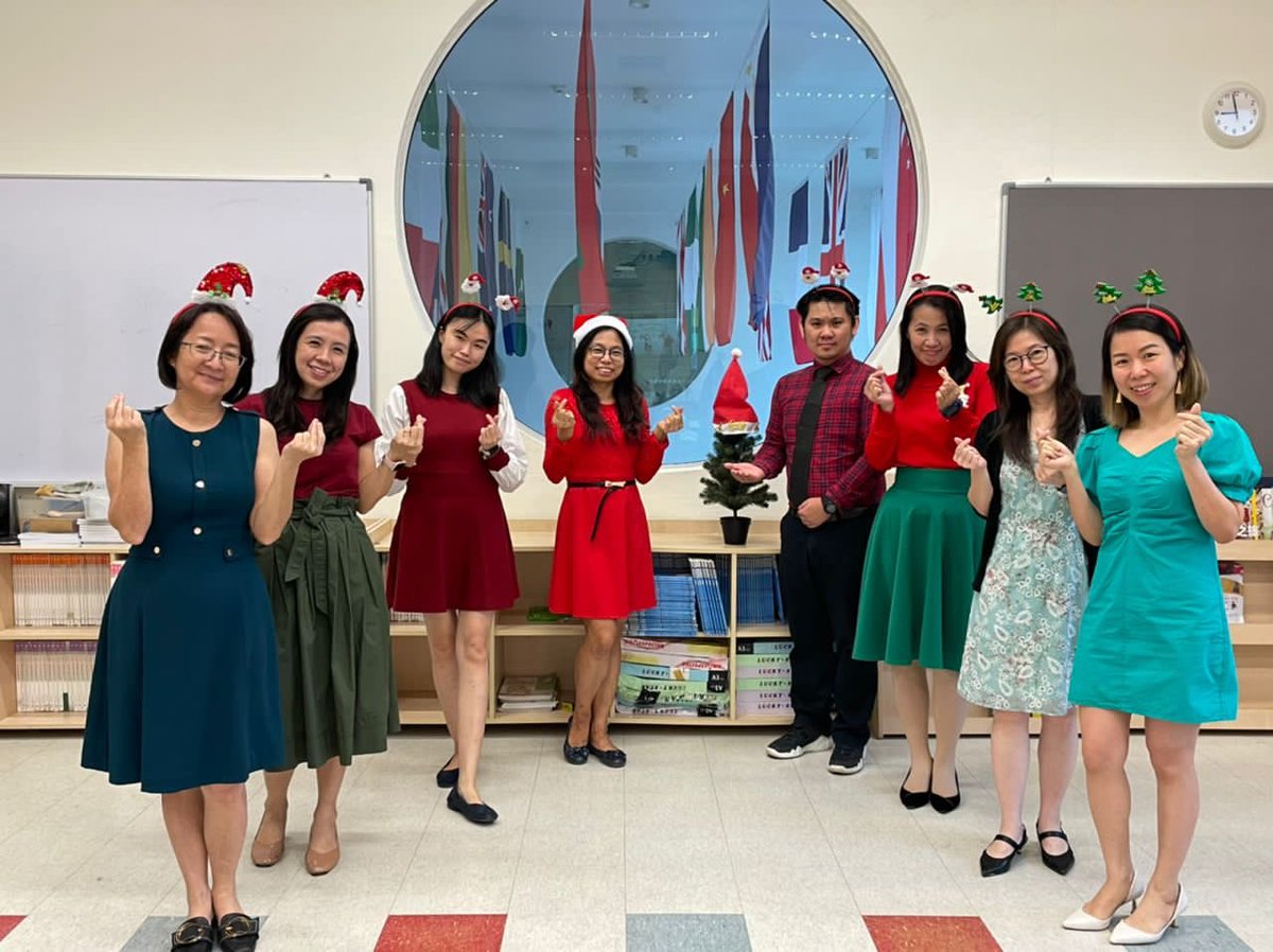 圣诞快乐🎅 
it’s come to the end of Term 1~ 
#HIS_learning