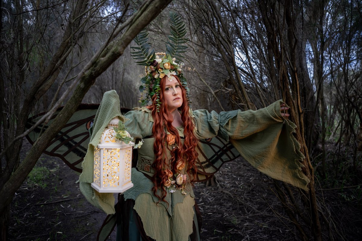 Let yourself be guided by the Light… 🌟 
📸 @fiskeyelensphotography 

#mothmaiden #moth #cosplay #fantasy #magic #fairy #mothfairy