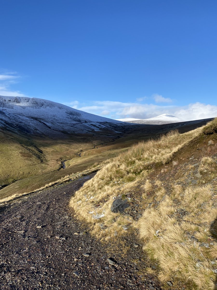 brewton_ray's tweet photo. Lovely day for a walk in the Lakes! https://t.co/qqKvfyNBXK