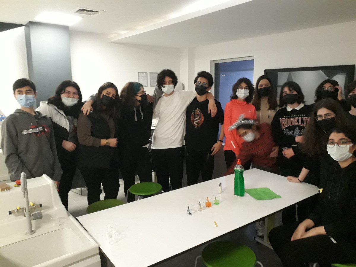 İTÜ ETA VAKFI TUZLA DOĞA KOLEJİ ANADOLU LİSESİ 
9A Sınıfı ile gündelik hayatta kullanılan sıvıların ph değerini araştırdık.<a href="/KilicozMuhammet/">Muhammet Kılıçöz</a> <a href="/MeltemCsr/">Meltem Cesur Kılıçaslan</a> <a href="/ali_aslisen/">Özgür Ali Aslışen</a>