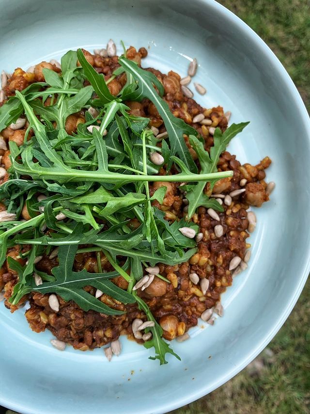 FOGFoods's tweet photo. Warm yourself up in this freezing weather with a quick &amp; delicious bowl of our curried lentils 🌱
📸 @foodie.goodness.ncl - https://t.co/3V4LdplZHA
#healthyeating #plantbased #lunch #salad #foodie #healthylunch #lunchideas #salads #lentils #curriedlentils #rocket #delish #foodies https://t.co/SXQxUMK6Bd