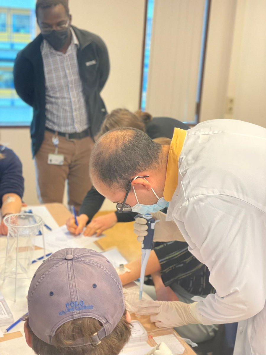 Our team members Dr.<a href="/Egesa_Moses/">Moses Egesa</a> and <a href="/EmmanuellaPesh/">Emmanuella Driciru</a> observing controlled human infection using Schistosoma mansoni cercariae in Leiden.