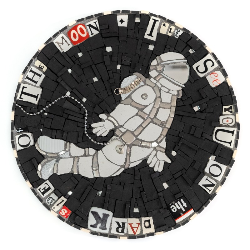 redpropelleruk's tweet photo. This one is for all the Pink Floyd fans out there. They were one of the first bands to change my life so I've got a lot of love for this piece! ✌️🌒
.
Dark Side Of The Moon
Corinna Barrell
Recycled China &amp; Mosaic
29cm Diameter

#pinkfloyd #darksideofthemoon #art #mosaic #space