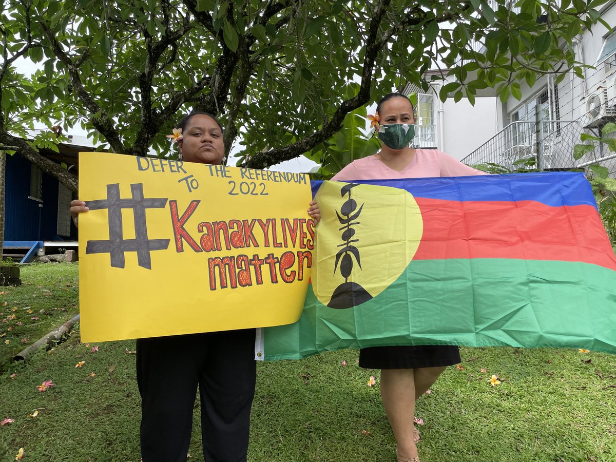 YoungsolwaraP's tweet photo. Écouter @EmmanuelMacron!
#KanakyLivesMatter #RightToSelfdetermination
#FranceTheColoniser #France #IronFistReferendum
#DeferReferendum #EnduringColonisation
#SolidarityForkanaky #WeStandWithKanaky https://t.co/qlB4OEQ4CV