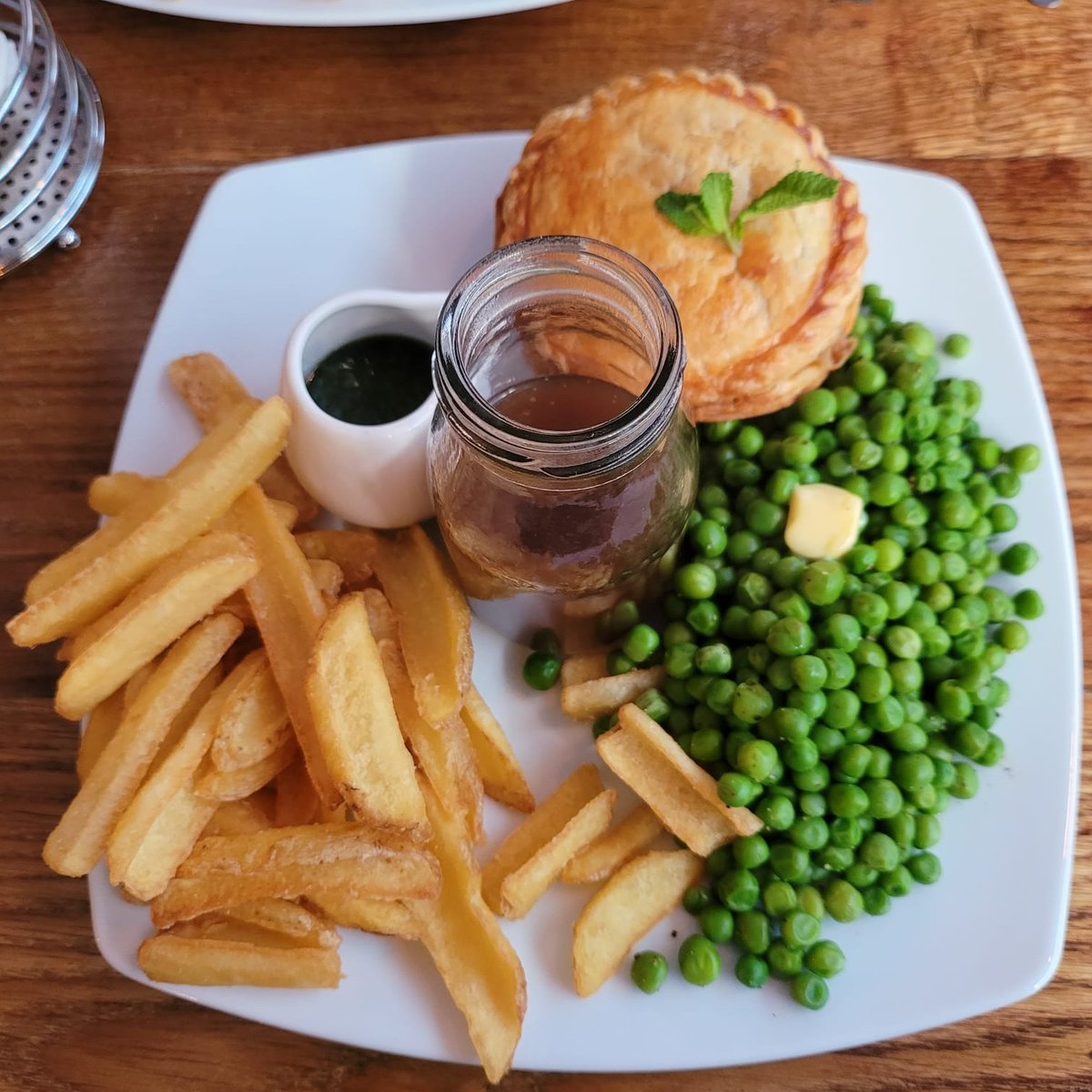 Can we tempt you? 🍽 
Join us for lunch every Tuesday - Friday from 12pm-3pm! 
#epicpies #london #londonfoodies #stpaulscathedral #stpauls #londonbreakfast #fishandchips #lunch #lunchtime #lunchideas #blackfriars #pieshop #londonpies #fishandchipslondon #foodie #foodlovers