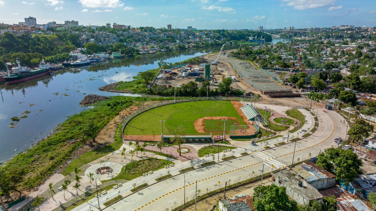 NelsonCamiloRD's tweet photo. Iniciamos este jueves con algunas de las tomas aéreas del Primer Tramo del Paseo del Río en #NuevoDomingoSavio. 🏘 Este primer tramo del proyecto tiene una longitud de 1,043 metros y se encuentra ubicado en el sector de los Guandules, @MinpreRD @AlcaldiaDN #UrbeRD 🇩🇴 https://t.co/yXjaGFvyQa