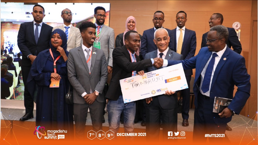 hochi_baseball's tweet photo. The Khalid Innovation award recipient for 2021 is Thamaraat Group, a young energetic team that sells and markets fruits and vegetables. They have been awarded $5000. Congratulations Thamaraat.
#MTS2021
#MTSReturns
#InvestSomalia https://t.co/f41JB4FglR