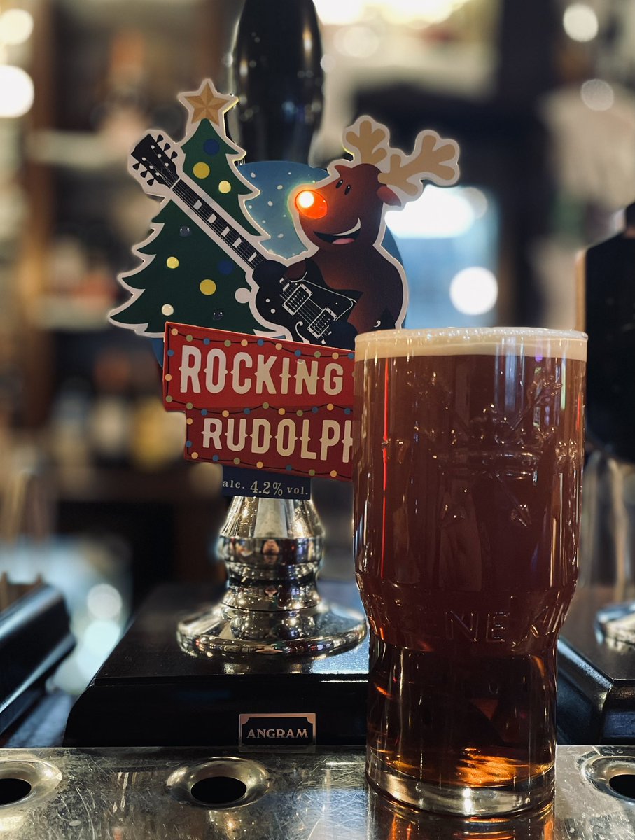 ChestnutTreehh's tweet photo. 🎄Rocking Rudolph has officially arrived here at The Chestnut Tree! We deerly love it and think it would be Rudolph you not to try it!😂🍻 So call in and try a pint or two of this brilliant Christmas ale!🎅
#ChestnutTree #HungryHorse #Greeneking #RockingRudolph #realale https://t.co/XsjYfNWZns