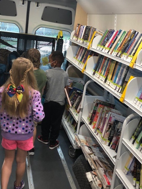 doelouisiana's tweet photo. The Livingston Parish Virtual-Hybrid Program is featured during the What’s Making Me Smile segment of the Teacher Leader Lagniappe podcast  this week for their hands-on, engaging experiences for students on campus. https://t.co/voU71x1TfC https://t.co/scefsCgiEI