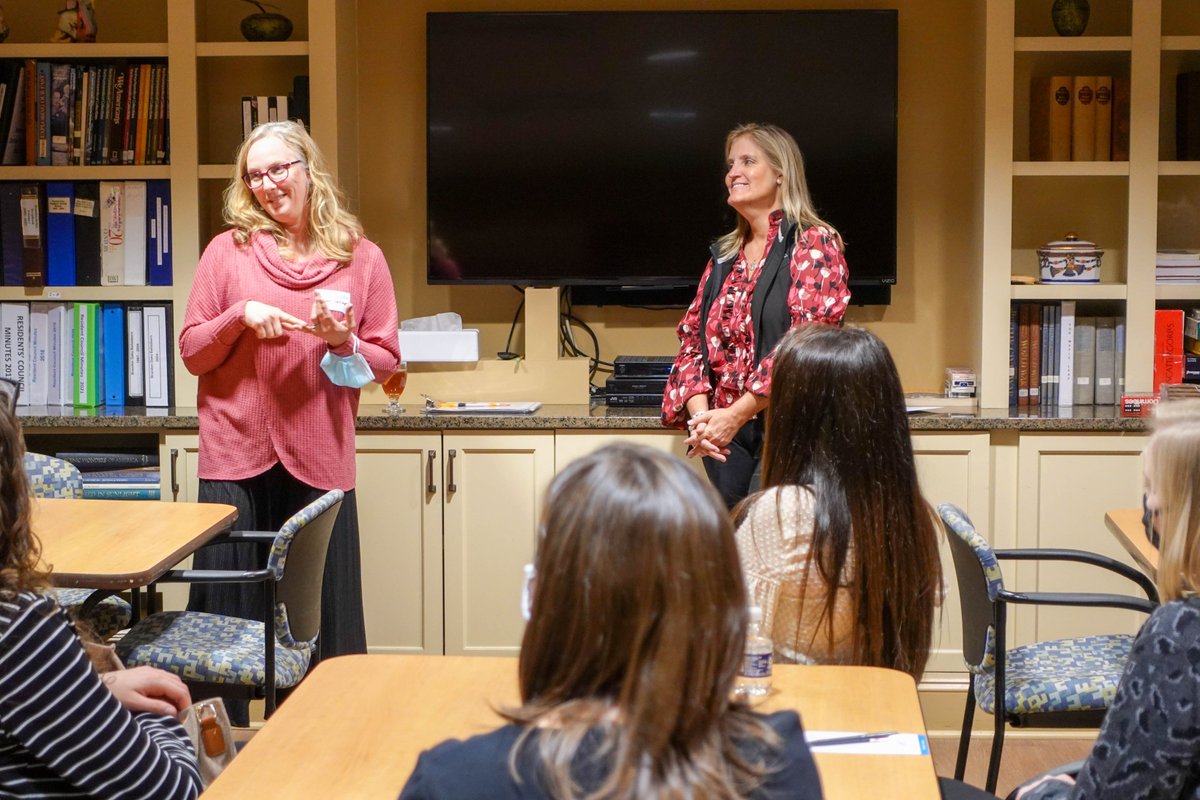 RoanokeChamber's tweet photo. After our lunch break, it's time for Breakout Sessions! Attendees will have a chance to attend all three ConnectHER Conference breakout sessions over the next hour and a half. https://t.co/a6YXG2mTKu