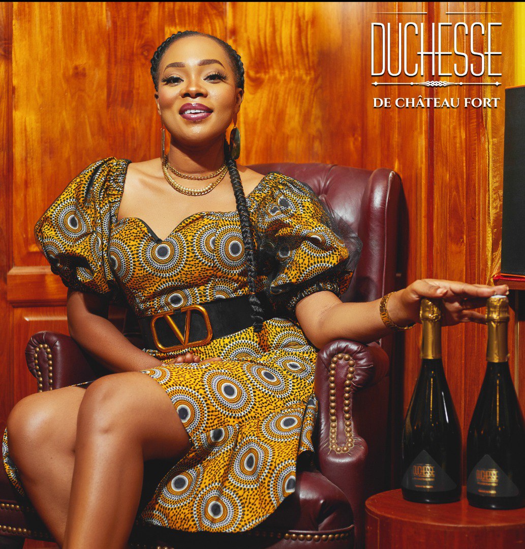 zeusreas's tweet photo. Pour les ambitieuses devenues ‘’Reines’’ par le Travail…
« La Marque de Luxe Africaine » Duchesse De Château Fort 

https://t.co/YhfG2Ww0C0
#duchessedechateaufort #makesuccessalifestyle #produitdefrance #luxe https://t.co/KmlhUswCsV