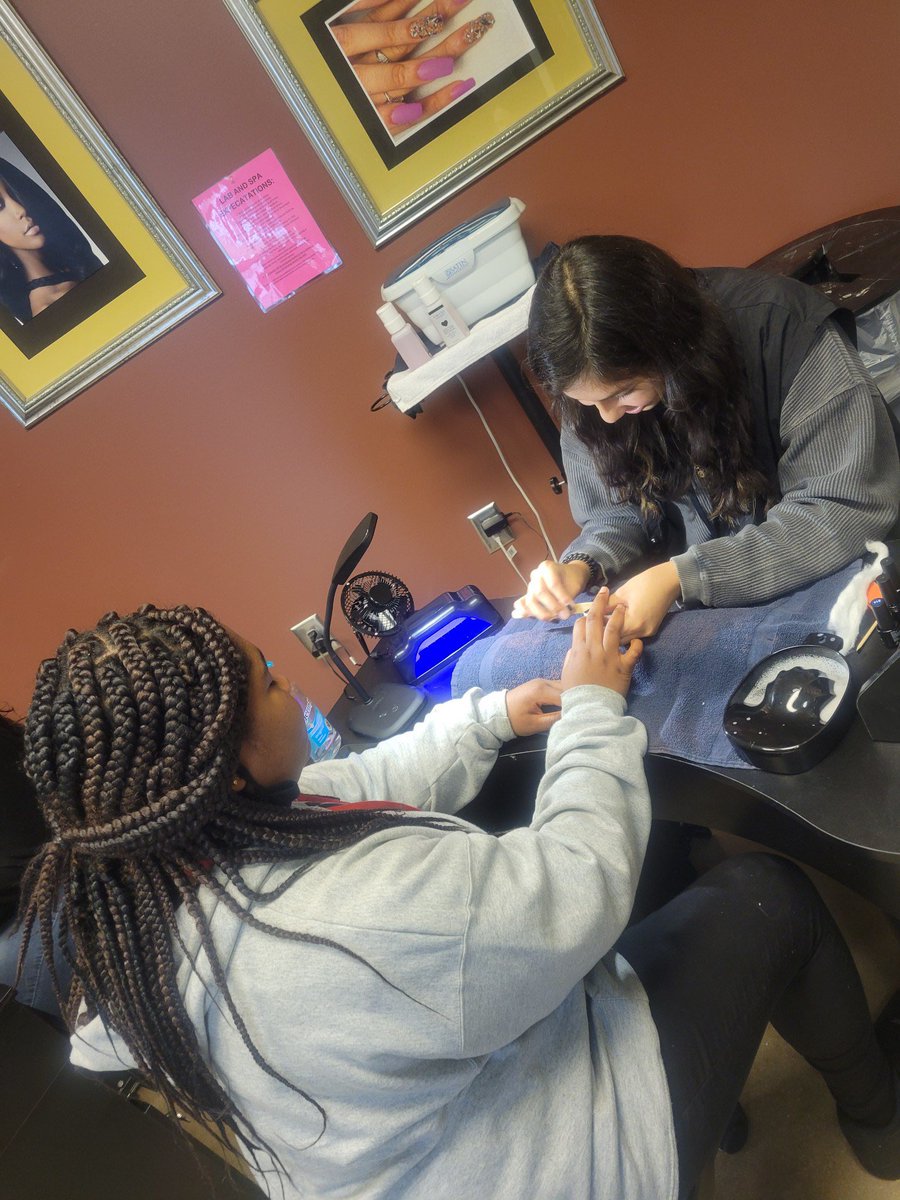 CareerExplorDCC's tweet photo. CE student in Cosmetology today understanding customer service, manicure procedures, and gel polish applications. #learntodaytoearntomorrow @DonaldsonCareer https://t.co/0U7j01lYE8