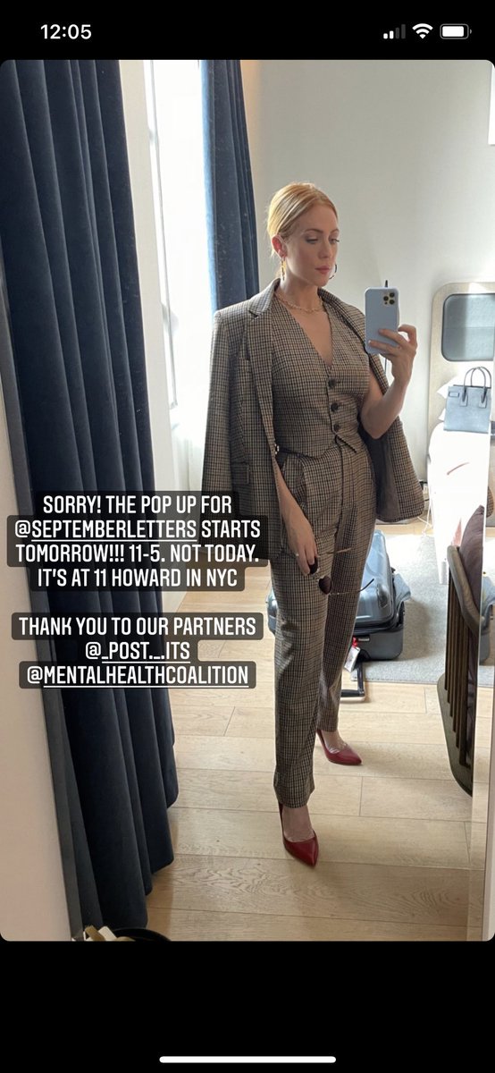 britt_bechloe's tweet photo. i will be thinking about this outfit forever https://t.co/N97haV8Pp0
