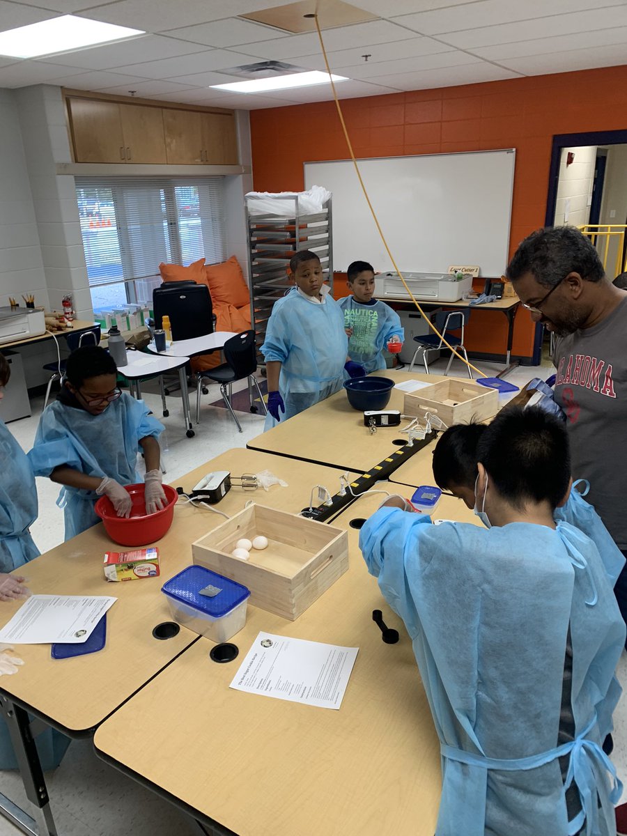HCS Innovation Department (@innovationhcs) on Twitter photo 5th graders at <a href="/ERES_eLab/">East Ridge Elementary eLab</a> are making enough cookies for the whole school and using 3D printed cookie cutters to shape them. <a href="/InnovationHCS/">HCS Innovation Department</a> this is a great example of collaboration, digital design, AND standards. 5th graders at <a href="/ERES_eLab/">East Ridge Elementary eLab</a> are making enough cookies for the whole school and using 3D printed cookie cutters to shape them. <a href="/InnovationHCS/">HCS Innovation Department</a> this is a great example of collaboration, digital design, AND standards.