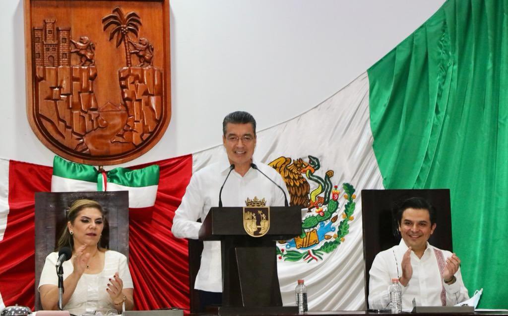 BienestarGobTab's tweet photo. Con la honrosa representación del Gobernador de Tabasco, Lic. Carlos Manuel Merino Campos, asistió el titular de la SBSCC, Lic. Manuel Sebastián Graniel Burelo, al 3er. Informe de Gobierno, del Lic. Rutilio Escandón Cadenas, Gobernador del Estado de Chiapas, https://t.co/pcWsfCWYIH