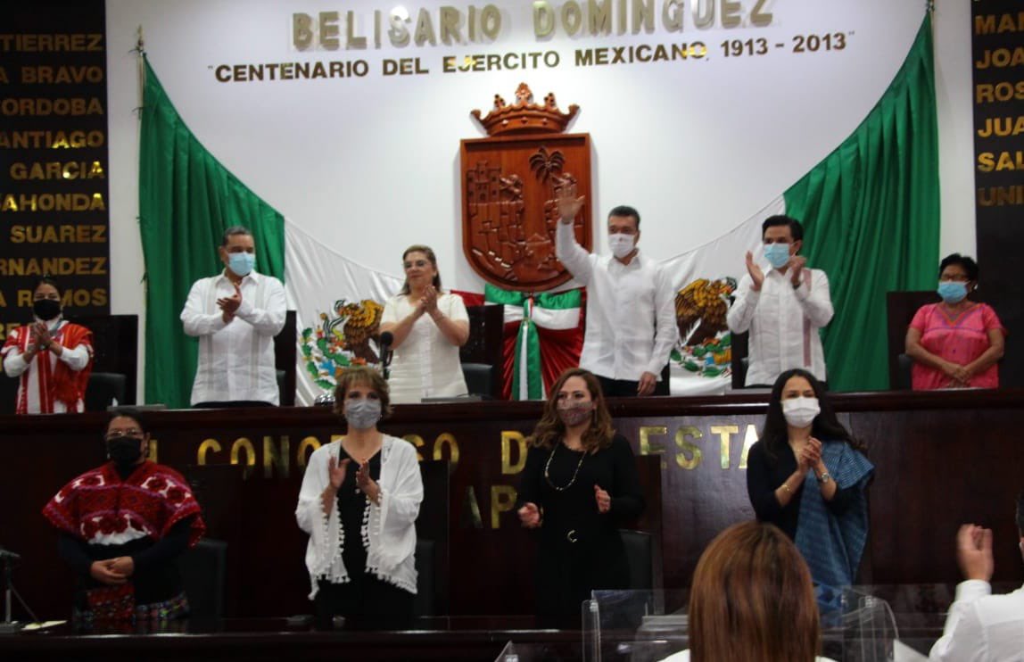 BienestarGobTab's tweet photo. Con la honrosa representación del Gobernador de Tabasco, Lic. Carlos Manuel Merino Campos, asistió el titular de la SBSCC, Lic. Manuel Sebastián Graniel Burelo, al 3er. Informe de Gobierno, del Lic. Rutilio Escandón Cadenas, Gobernador del Estado de Chiapas, https://t.co/pcWsfCWYIH