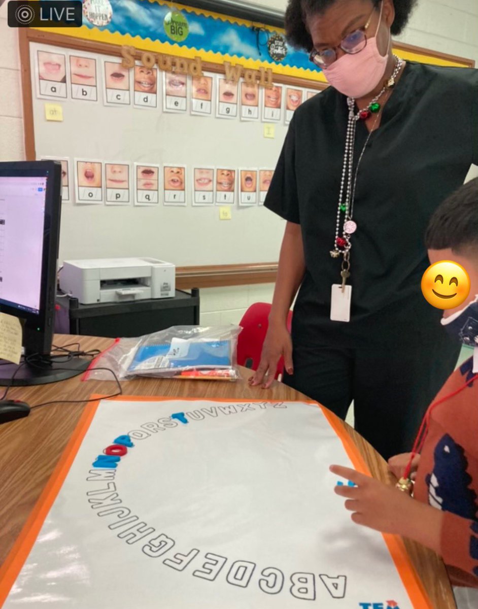 CaroleMathieuTX's tweet photo. Ms. Harlin, SPED teacher at Blanton, implementing one of the STR strategies. From modeling, co-teaching, and now full teacher independence with the use of the Alphabet Arc. Great job today! You rock! @LatrieceSpires @AaronDaffern @Mo1Ramirez @DrElenaSHill @MurilloDebbie1 https://t.co/0WwzZkiYGF