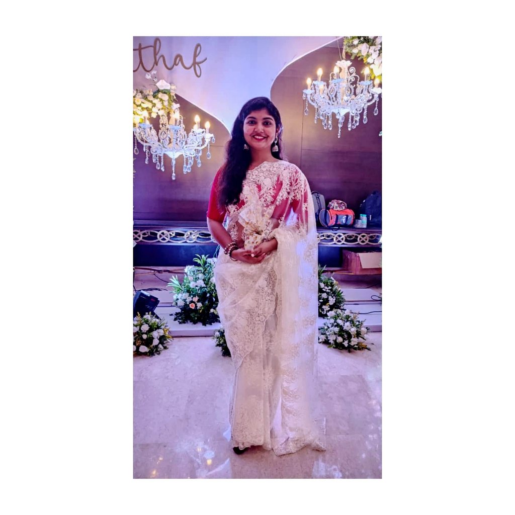 ParasRiazAhmed1's tweet photo. Came for the couple, stayed for the photographs! 🙈😁
Cheers to the newlyweds #rushda & #althaf 🥳 Wishing you a happy & successful journey ahead. 🌠
You were a wonderful host @actorrahman Uncle :)))
.
.
.
#daddydearest #weddingseason
#parasriyaz #vjparasriyaz #perkyparas https://t.co/kvvraWPvyx